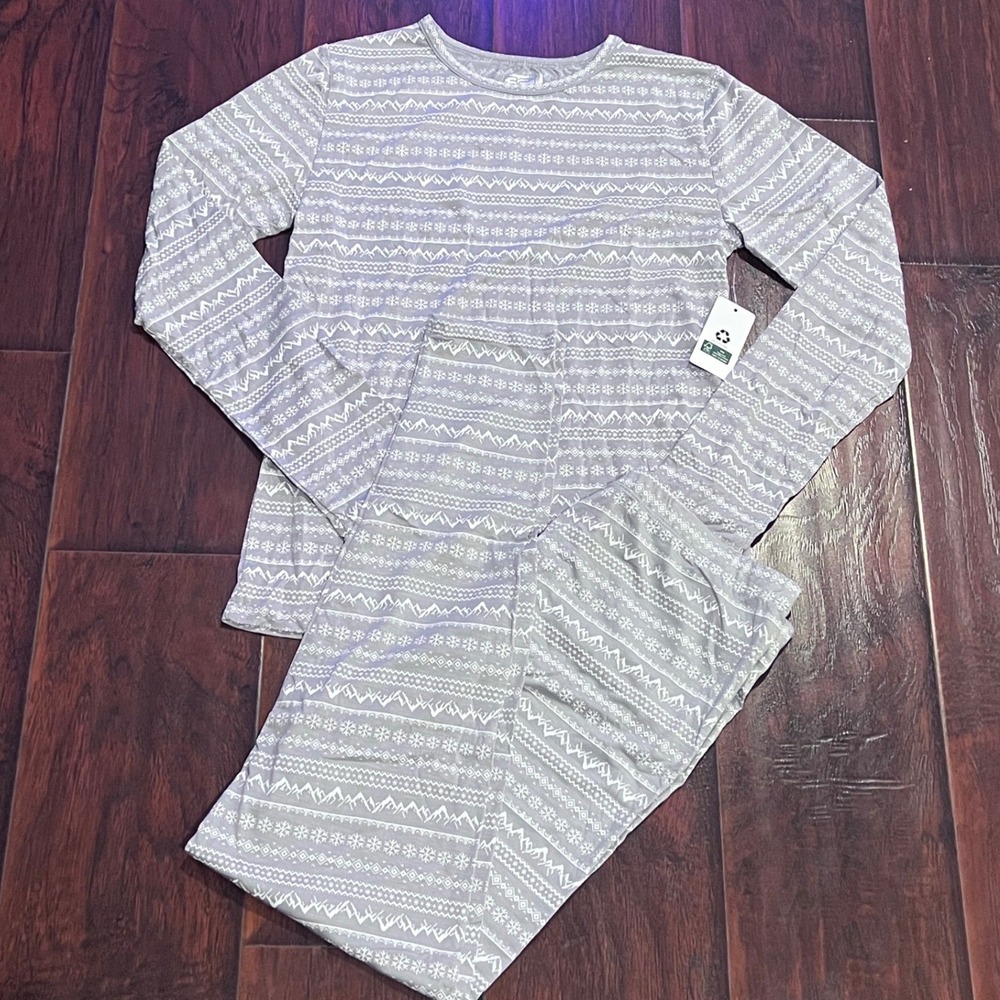 32 Degrees Heat Kids Long Sleeve Base layer set Snowflake Print XL‎ NWT
